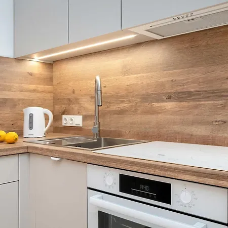 Bright Ac With Parking Next To Manufaktura By Renters * Łódź