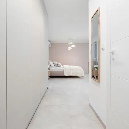 Апартаменты Bright Ac With Parking Next To Manufaktura By Renters
