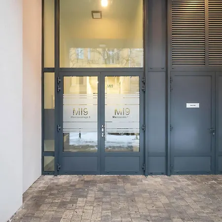 Апартаменты Bright Ac With Parking Next To Manufaktura By Renters Лодзь