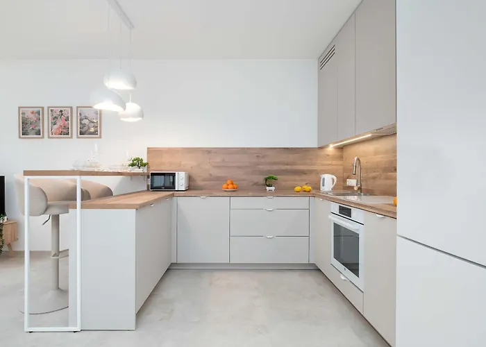 Bright Ac With Parking Next To Manufaktura By Renters Łódź