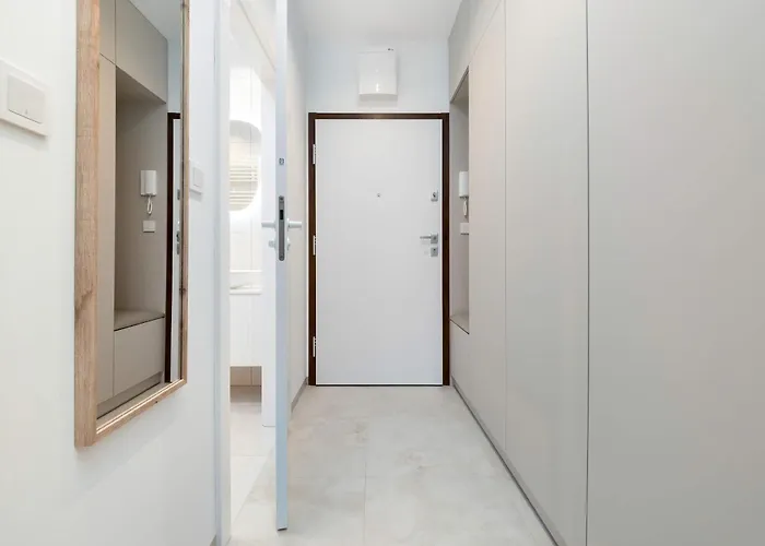 Bright Ac With Parking Next To Manufaktura By Renters Lejlighed